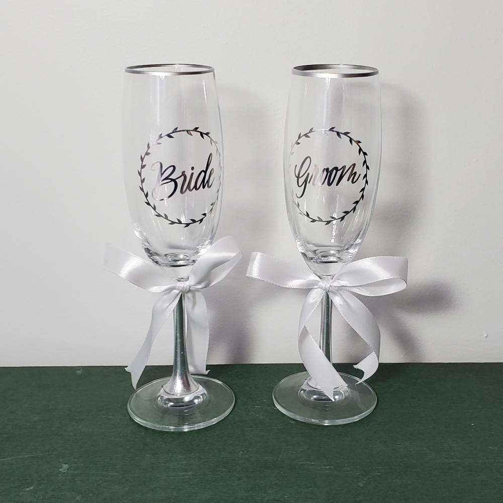 New David Tutera Toasting Champagne Flutes